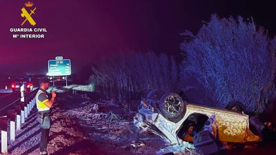 Vehículo que se ha visto implicado en el accidente de la AP-68 en el que ha fallecido un hombre de 53 años./ Guardia Civil