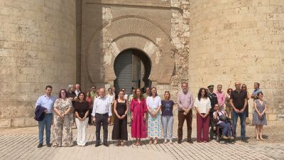 Minuto de silencio en las Cortes de Aragón por el incendio de Almería.