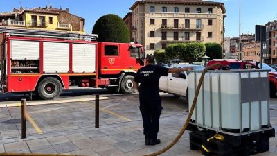 Se han instalado depósitos de agua para suministrar agua a los vecinos de Tarazona.