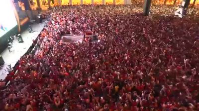 Así se ha cantado el gol de Ferran Torres en la plaza del Pilar