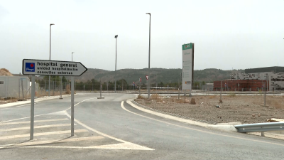 Acceso al nuevo Hospital Obispo Polanco desde la N-420,