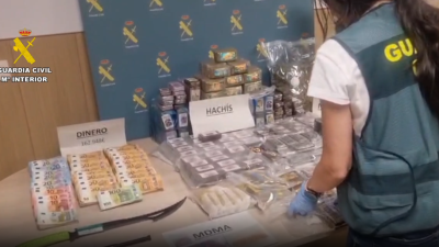 En la operación se ha incautado una importante cantidad de droga y dinero.