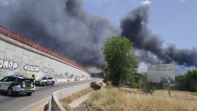 Incendio producido cerca de las vías de tren entre Mejorada del Campo y Alcalá de Henares. / ADIF