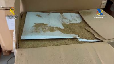 Los agentes han incautado 23 toneladas de picadura de tabaco, 38.000 cajetillas de cigarrillos y 90.000 euros en efectivo