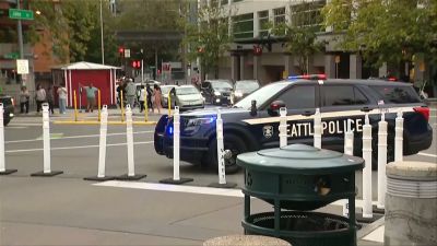 El tiroteo ocurrió en un espacio turístico y cultural en el que se ubica la Aguja Espacial, la torre más emblemática de Seattle.