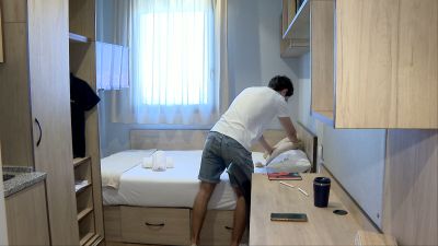 Normalmente priorizan una ubicación cercana a la universidad, pero esto se complica debido a la escasa demanda y al aumento de los precios.