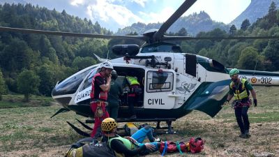 Momento del rescate a dos barranquistas en Ordiso, en el Parque Natural de Ordesa y Monte Perdido