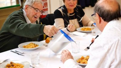 Comedor de mayores en Zaragoza.REMITIDA / HANDOUT por AYUNTAMIENTO DE ZARAGOZAFotografía remitida a medios de comunicación exclusivamente para ilustrar la noticia a la que hace referencia la imagen, y citando la procedencia de la imagen en la firma03/8/2026