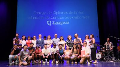 Entrega de diplomas de los cursos sociolaborales del Ayuntamiento de Zaragoza.