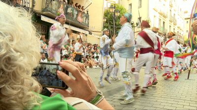 Actualmente hay veintisiete danzantes en activo de la Agrupación