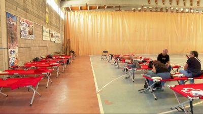 El pabellón de Ayerbe ha sido uno de los alojamientos temporalos habilitados para los desalojados