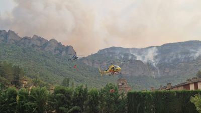Incendio de Las Peñas de Riglos este viernes.