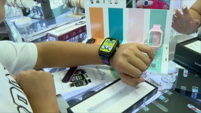 Aumentan las ventas de relojes inteligentes para niños.
