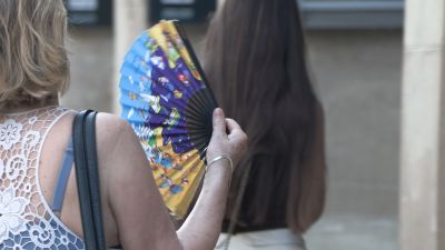 (Foto de ARCHIVO)Mujer abanicandose en ZaragozaEUROPA PRESS13/7/2026