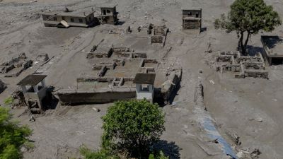 Las autoridades de Nepal elevan a cerca de 470 los fallecidos en las inundaciones en el norte del país. Los desaparecidos se mantienen en 977.