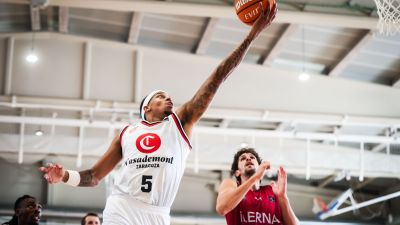Un momento del partido ante Lleida