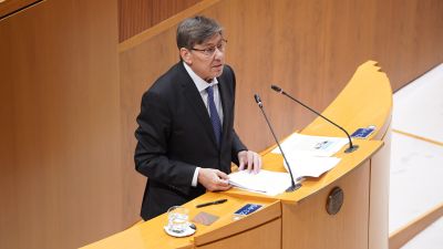 Imagen de archivo del vicepresidente del Gobierno de Aragón, Arturo Aliaga.REMITIDA / HANDOUT por CORTES DE ARAGÓN.Fotografía remitida a medios de comunicación exclusivamente para ilustrar la noticia a la que hace referencia la imagen, y citando la procedencia de la imagen en la firma02/12/2022