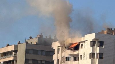 Incendio en una vivienda de Parque Roma, Zaragoza.