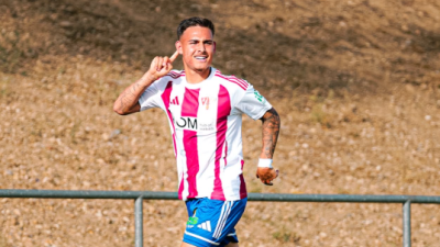 El Barbastro celebra un gol.