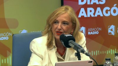 Rosa Bolea, rectora de la Universidad de Zaragoza, en lo estudios de Aragón Radio