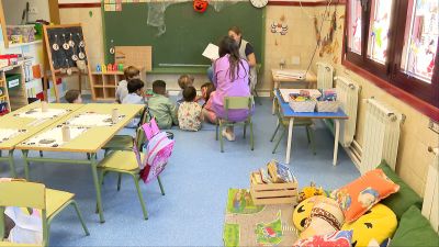 De los alumnos que se incorporan este martes a las aulas, 99.093 corresponden a Infantil y Primaria.