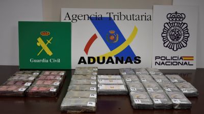 Cinco detenidos, 36 kilogramos de cocaína y un arma de fuego incautados entre Ourense, Huesca y Madrid