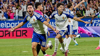 La plantilla celebra el gol ante el Cartagena