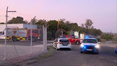 Un incendio que se ha originado en la empresa Instalaza de Cuarte de Huerva ha quedado controlado en una hora.