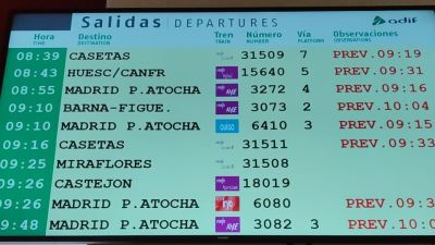 Los trenes que circulan que vienen o van a Cataluña circulan con retraso.