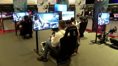 La Zgamer se ha convertido en uno de las citas del Pilar favoritas de los jóvenes.