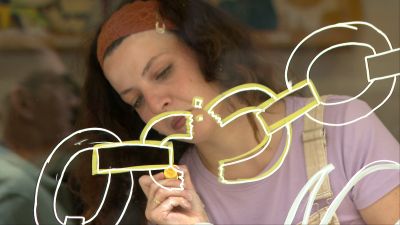 Unas cadenas que se rompen es una de las maneras de ilustrar la realidad de las personas afectadas por VIH.