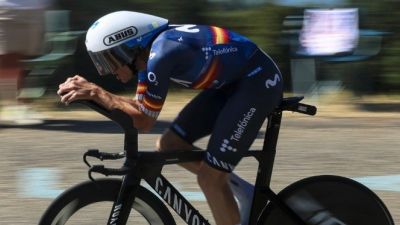 Pablo Castrillo luciendo el maillot de campeón de España