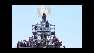 En este reportaje de Aragón TV de 2008, el desaparecido Bigas Luna, Luis Alegre y Juan Bolea recuerdan cómo nació aquel cambio que transformó para siempre la Ofrenda.