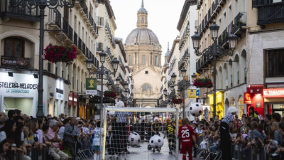 Imagen del desfile del Pregón de las Fiestas del Pilar.