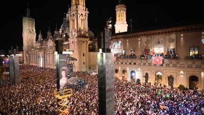 Foto de archivo de la plaza del Pilar durante el pregón de las fiestas de 2025.