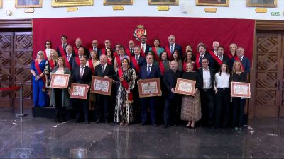 Zaragoza ha entregado este sábado sus máximas distinciones. / Aragón TV