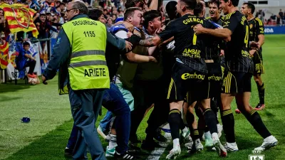 Locura colectiva tras el 4-4 del Real Zaragoza en el campo del Atlético Madrileño