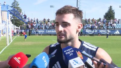 Marcos Cuenca hablando con los periodistas. Foto: Aragón Deporte