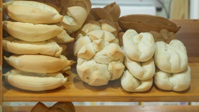 Imagen de recurso hogazas de pan en la plaza de abastos