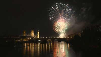 Los fuegos artificiales han sido, de nuevo, un final espectacular para las Fiestas del Pilar. / Aragón TV