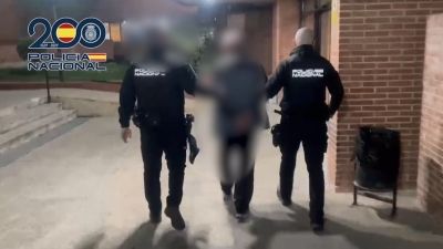 Detenido un hombre por la muerte a puñaladas de una mujer en una urbanización de CarbanchelREMITIDA / HANDOUT por POLICÍA NACIONALFotografía remitida a medios de comunicación exclusivamente para ilustrar la noticia a la que hace referencia la imagen, y citando la procedencia de la imagen en la firma21/10/2026