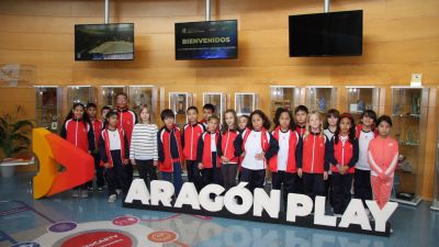 El Colegio Salesiano Nuestra Señora del Pilar de Zar visitaba las instalaciones de la CARTV para conocer, desde dentro, cómo se trabaja en los medios autonómicos de Aragón