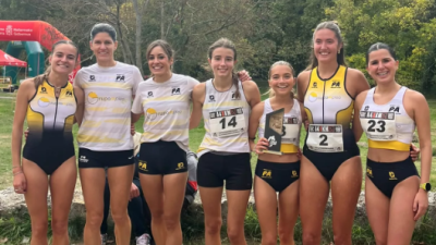 Eva Rico, a la derecha de la foto, junto a sus compañeras del Grupoempleo Pamplona