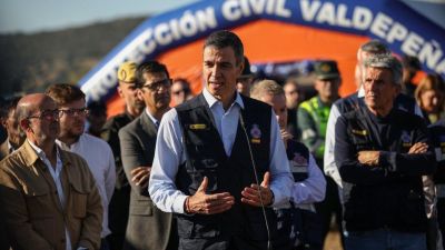 Pedro Sánchez comparece en las inmediaciones del accidente. / Europa Press