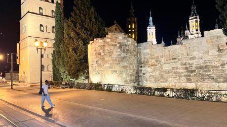 Zaragoza estrena nueva iluminación nocturna.