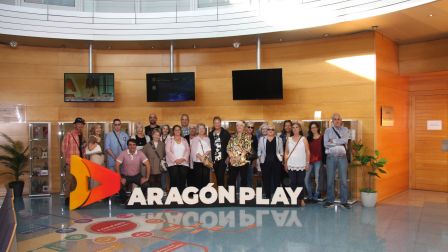 El centro Centro Público de Educación de Personas Adultas Miguel Hernández ha conocido las instalaciones de los medios de comunicación autonómicos de Aragón.